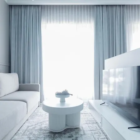 Sky Luxury Old Town *